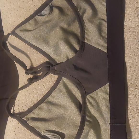 Nike Indy Sports Bra Size M Gray/Blk + 2 FREE Sports Bras EUC - Picture 8 of 11